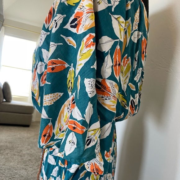 NWOT One sleeve dress with belt- size small - Picture 4 of 5